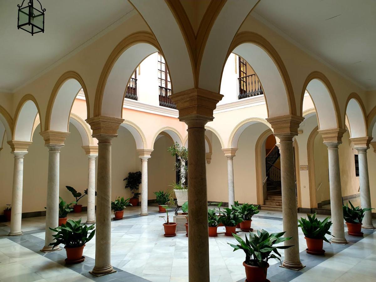 Sherryflat Palacio - Parking Jerez de la Frontera Buitenkant foto